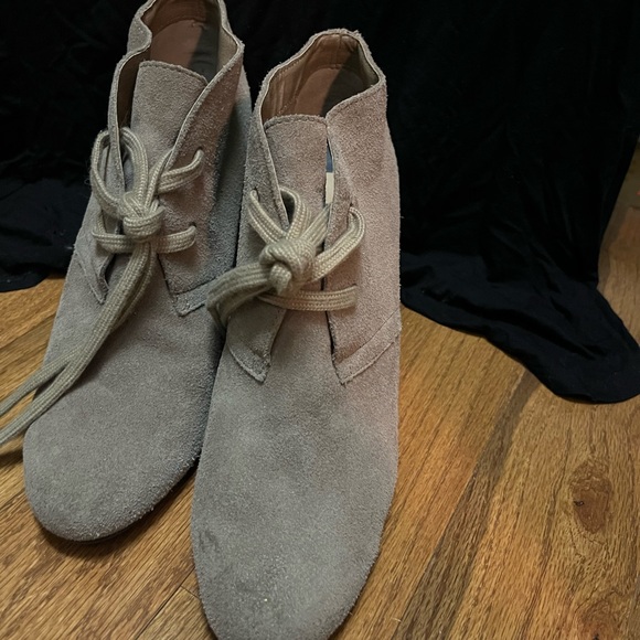 Suede heeled booties - Picture 5 of 14